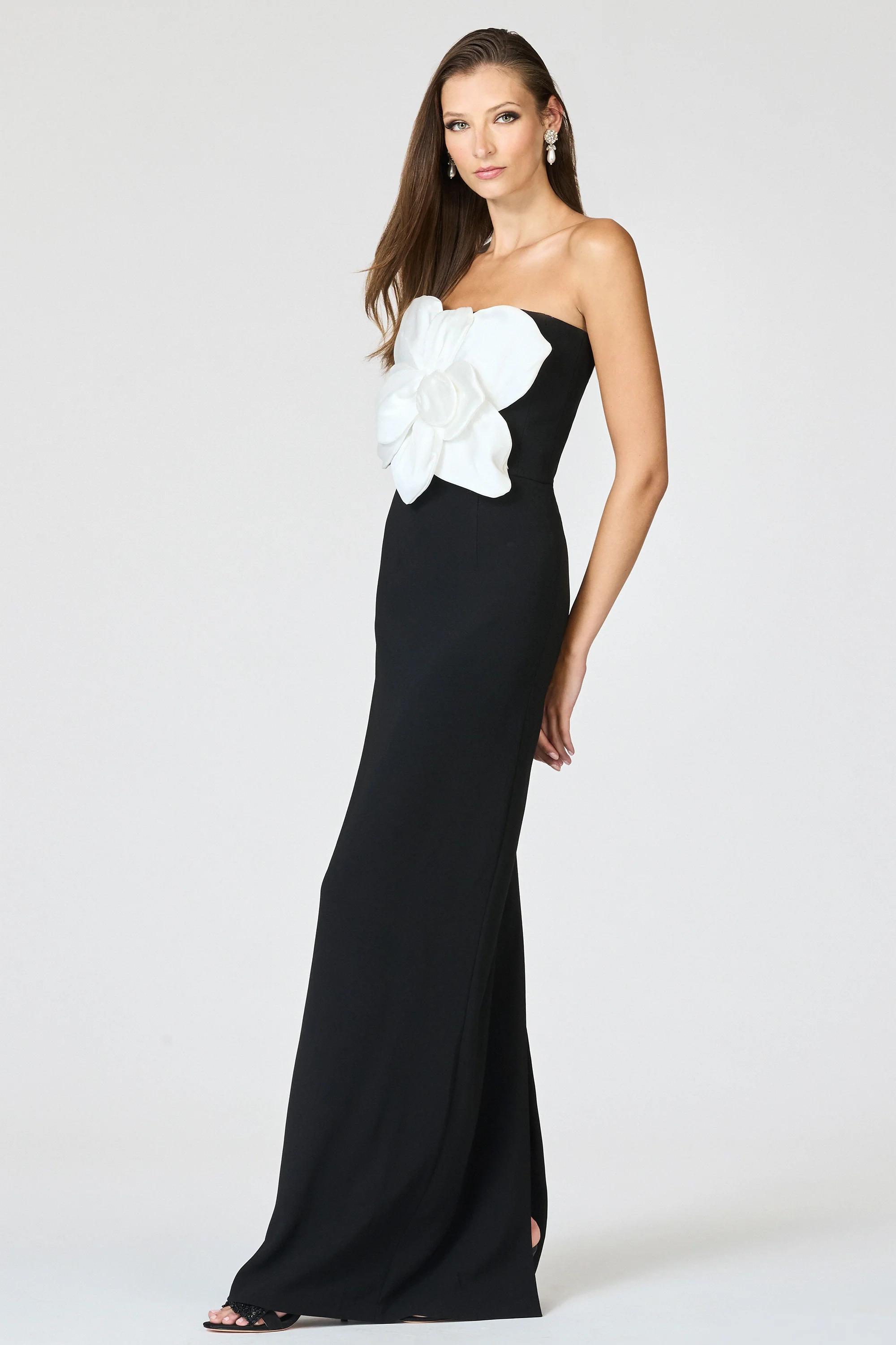 MARIST GOWN - IVORY BLACK - FINAL SALE - Image 4